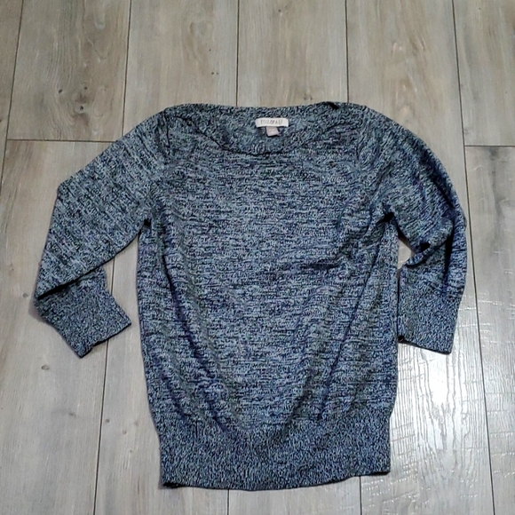 Like New Sweater - Picture 1 of 8